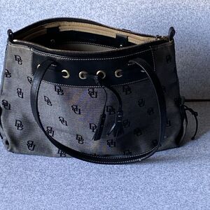 Dooney And Burk Signature Shoulder Bag Black